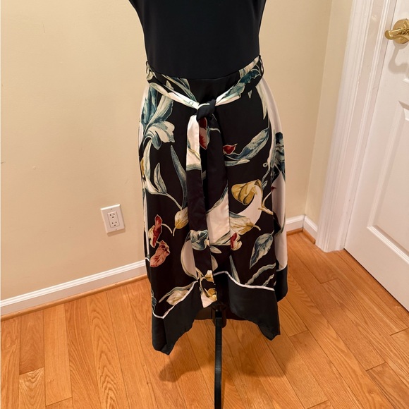 WHBM Handkerchief Elegant Dress, Deep Green Top , Floral Leafy bottom.size 2 - Picture 6 of 12